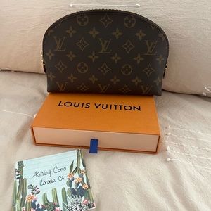 SOLD Louis Vuitton Cosmetic pouch Gm